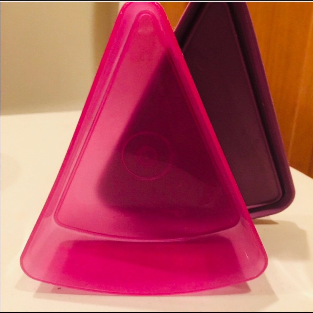 Just in time for holiday pie. Rare Vintage Tupperware pie container mint .